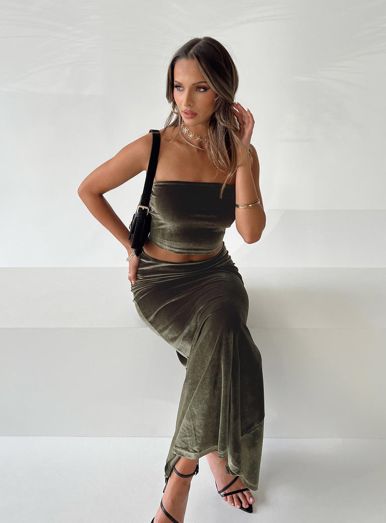 Matching set Velour material Strapless crop top Elasticated band at bust Maxi skirt Good stretch Unlined 