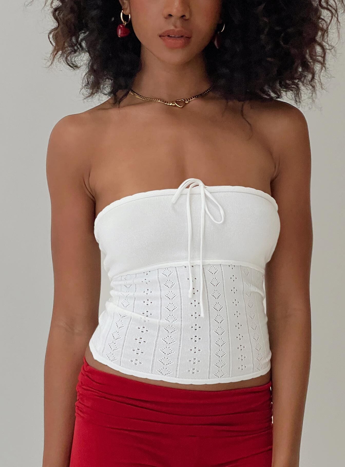 front view of model wearing Princess Polly Seona Strapless Top White Sleeveless straight 