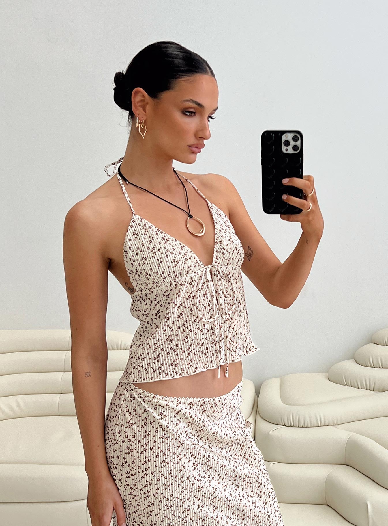 product Princess Polly Sleeveless V-Neck  Chantria Top Cream Floral