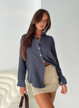 Textured shirt Relaxed fitting with button fastening and scooped hemline