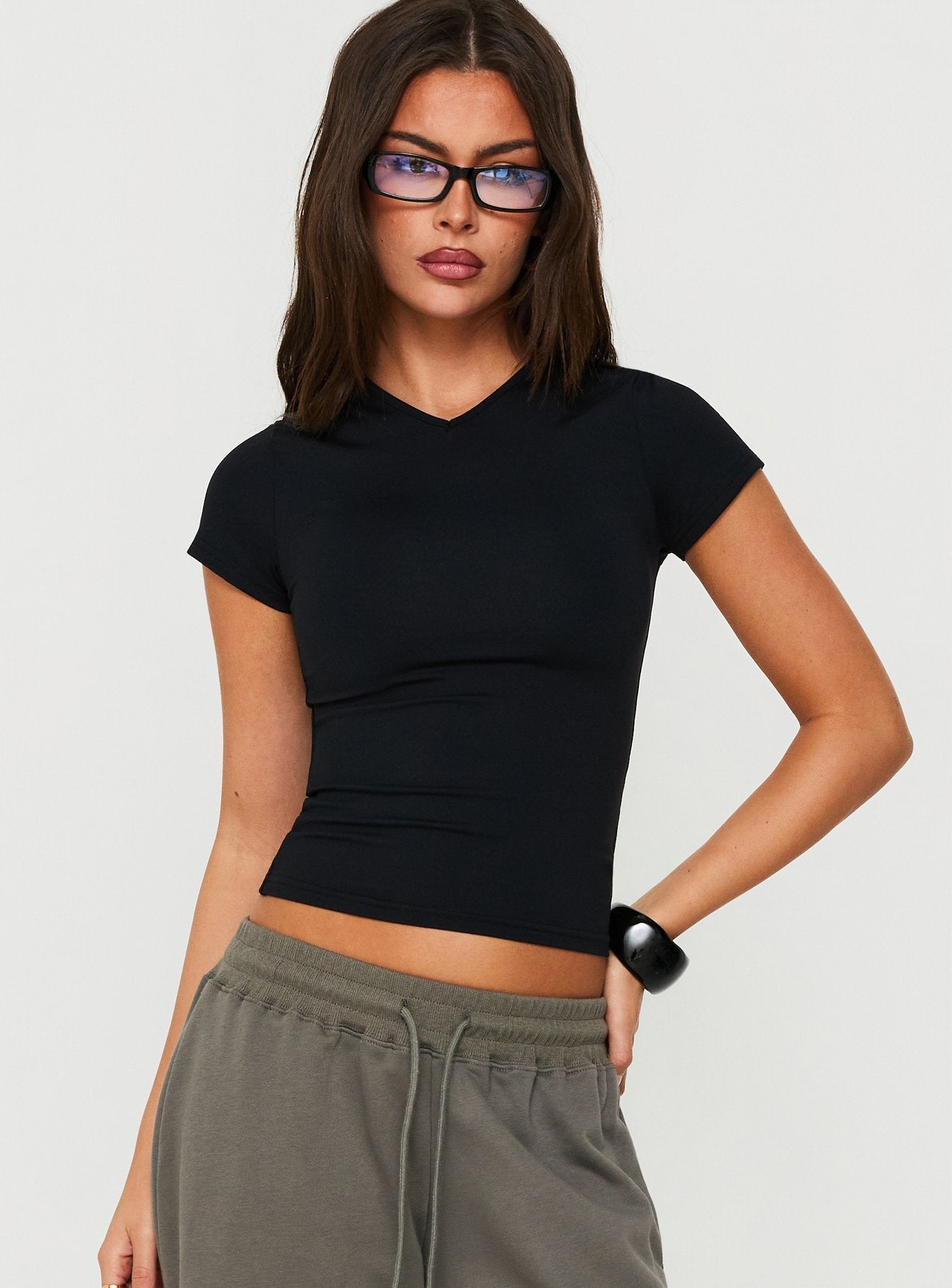 Daily Define High V-Ausschnitt Kurzarm-Top Schwarz