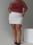 Princess Polly Curve  Mesh mini skirt, mid-rise Ruched waistband, lettuce edge hem, thin elasticated waistband Good stretch, fully lined Princess Polly Lower Impact