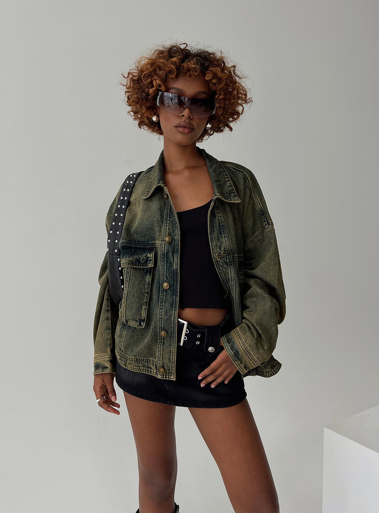 Denim jacket Oversized fit, drop shoulder, classic collar, button fastening, twin breast pockets Non-stretch material, unlined 