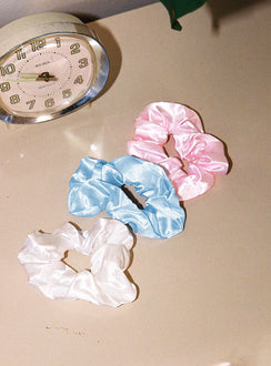 Hair scrunchie, elasticated band, oversized design Three scrunchies in pack 