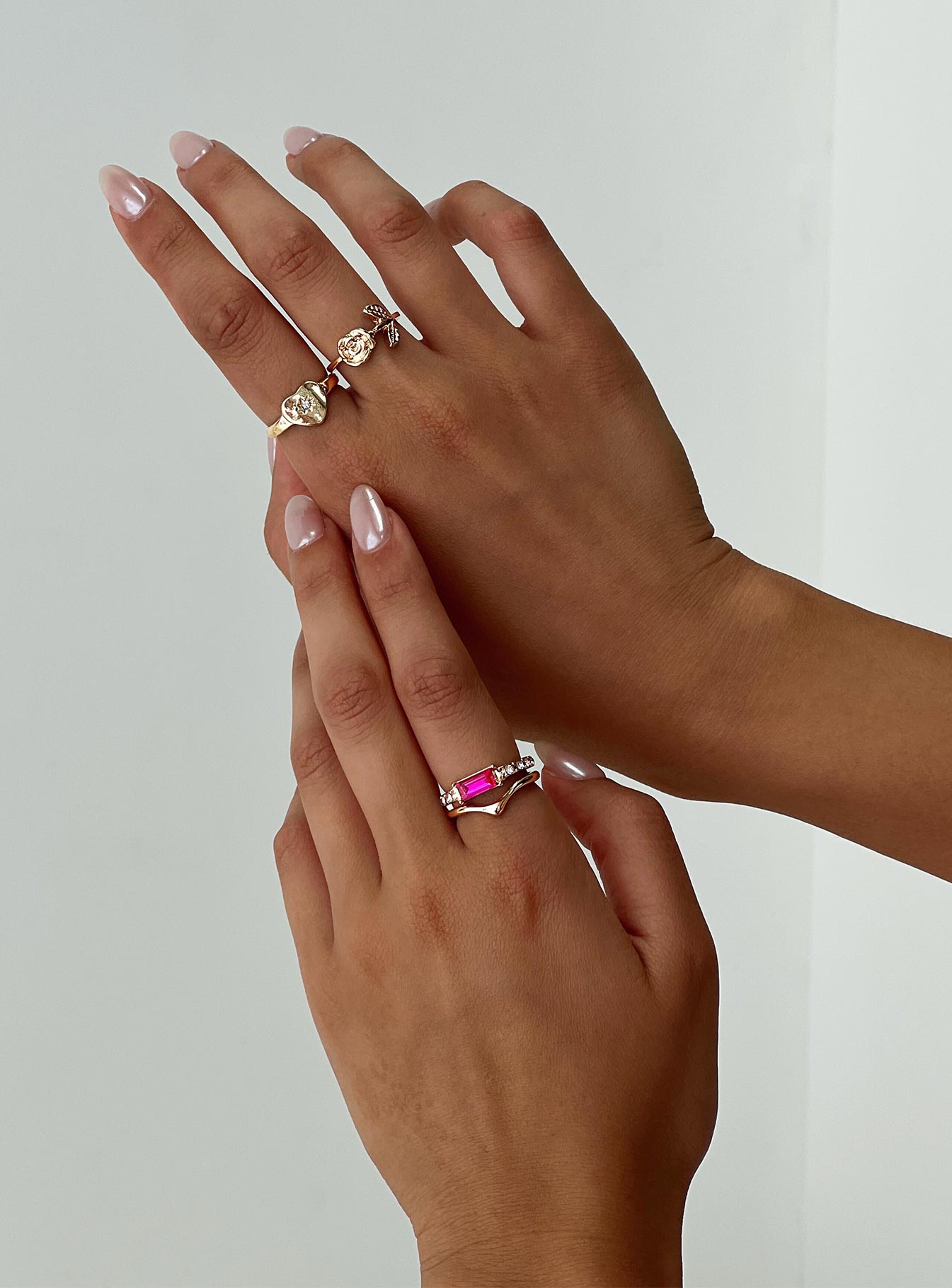 Gold-toned ring pack Pack of four, gemstone detail