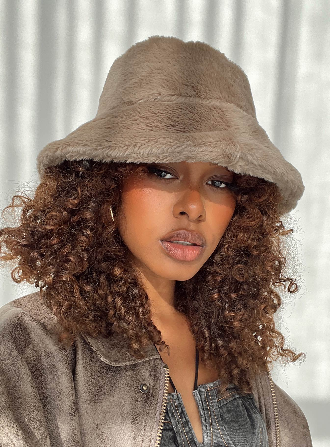 Theo Plush Bucket Hat Camel