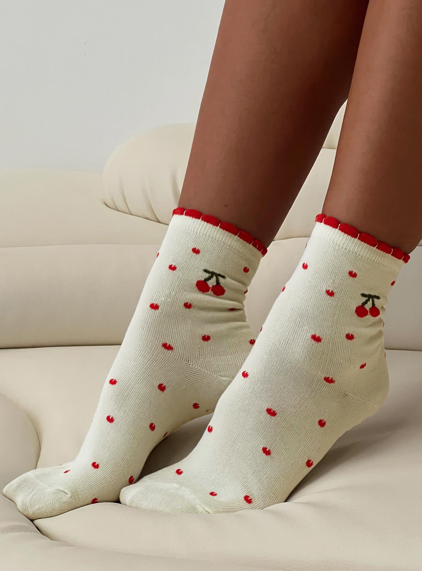 Sweet Cherries Socks Cream / Red