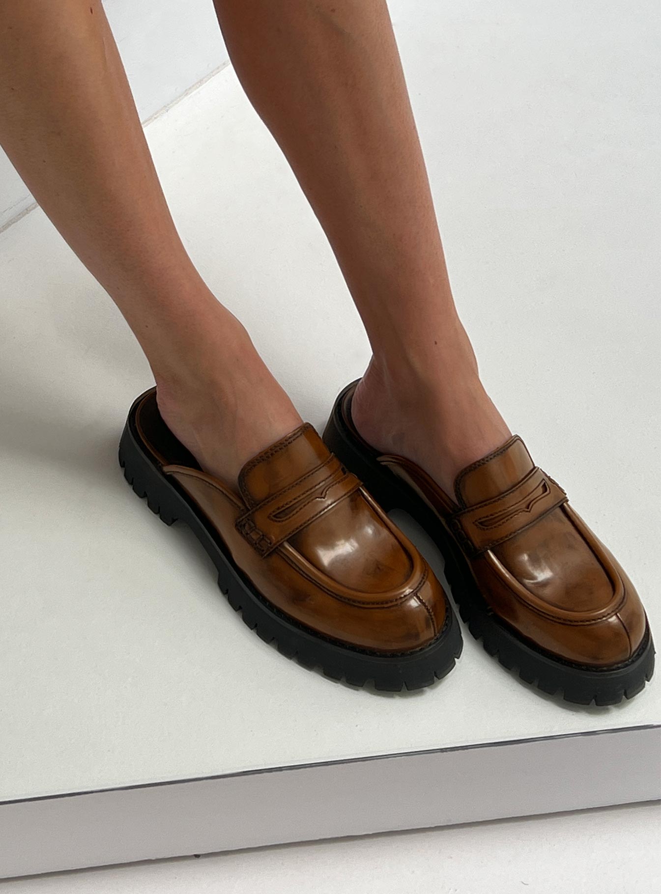 Leather mule hot sale loafers womens