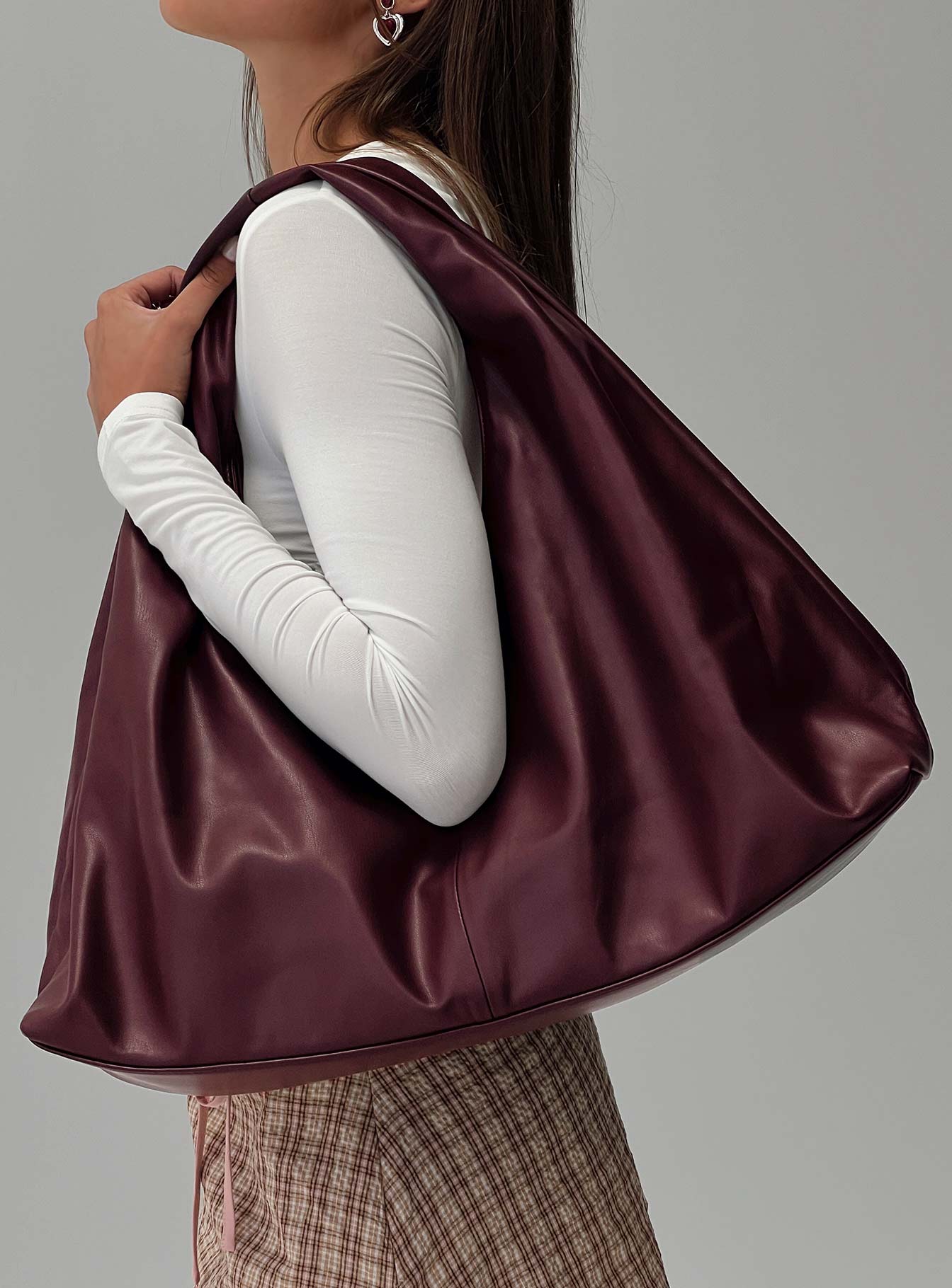 Feel A Way Shoulder Bag Burgundy