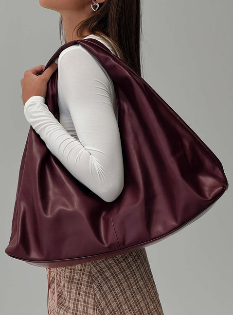 Feel A Way Shoulder Bag Burgundy