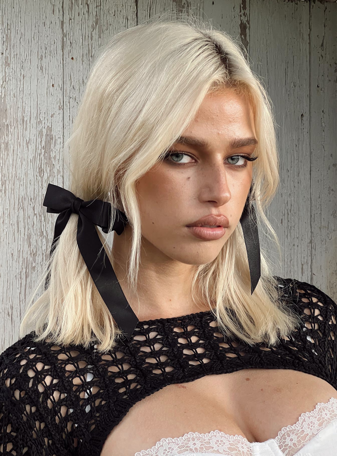 Hair bow Ribbon design Clasp fastening