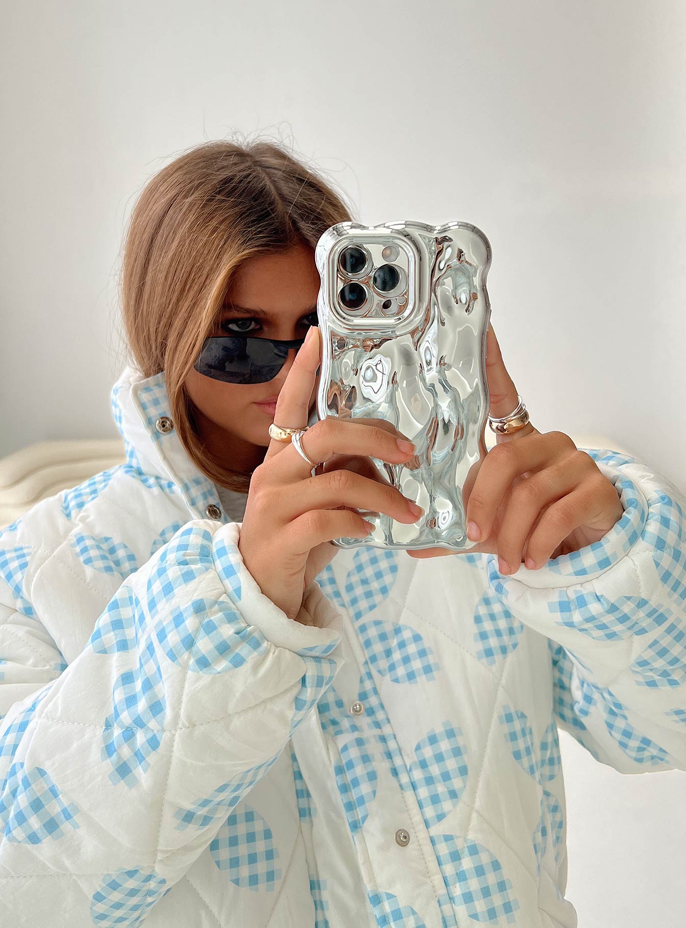 Chrome iPhone case Plastic clip on, wavy style, lightweight