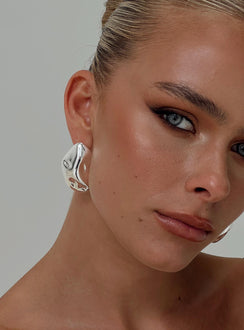 Silver toned earrings Stud fastening, lightweight