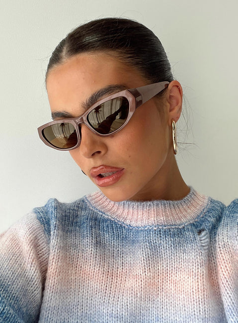 Sunglasses Brown tinted lenses, moulded nose bridge