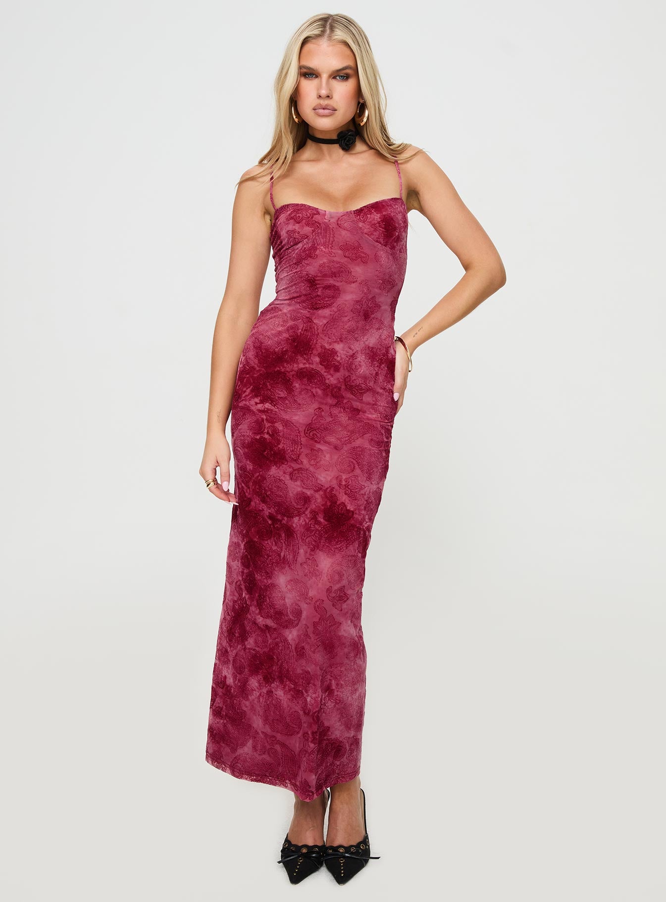 front view of model wearing Princess Polly Orla Paisley Maxi Dress Burgundy Sweetheart Neckline 