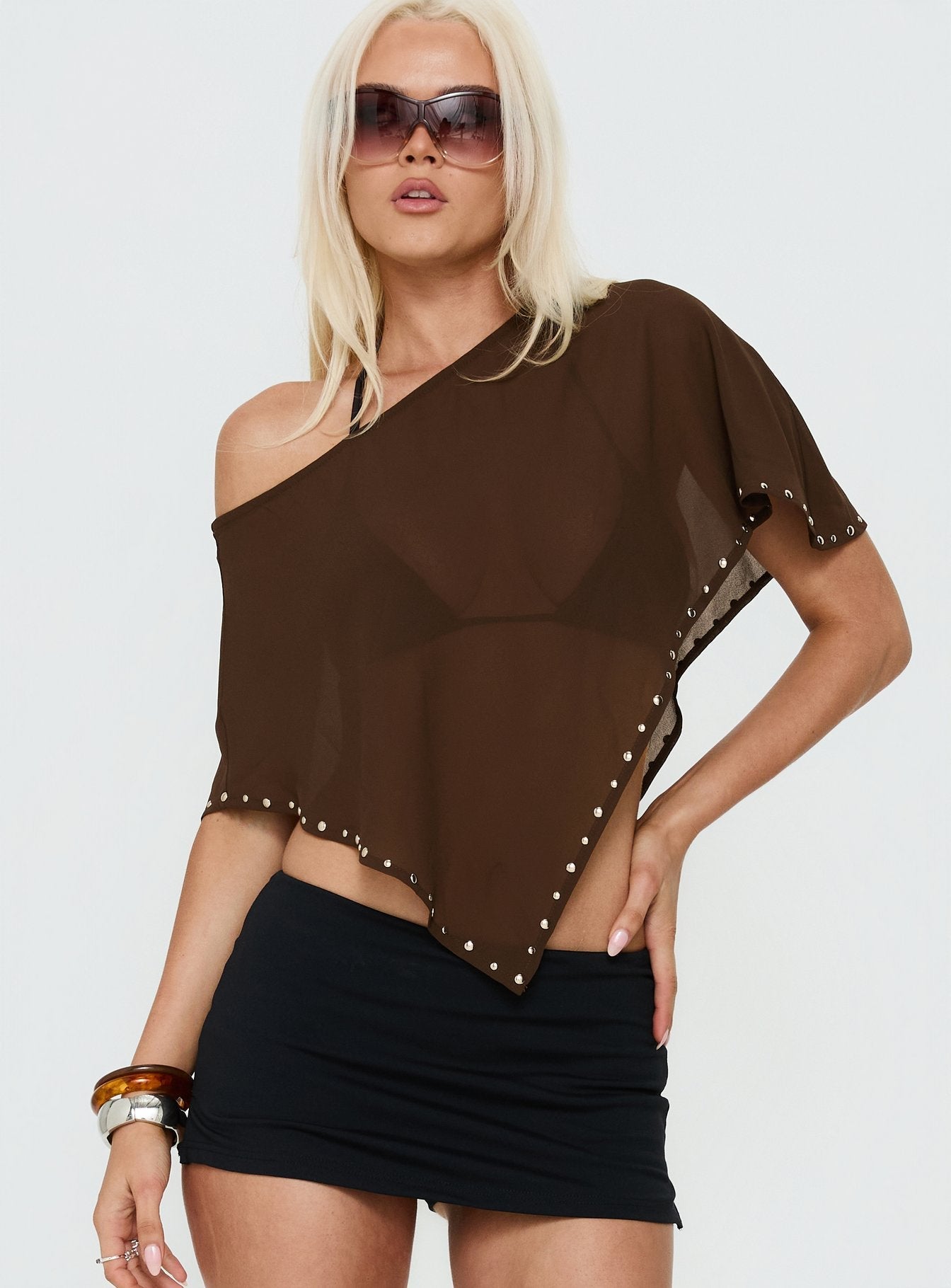 Safe Space Transparenter Poncho Braun