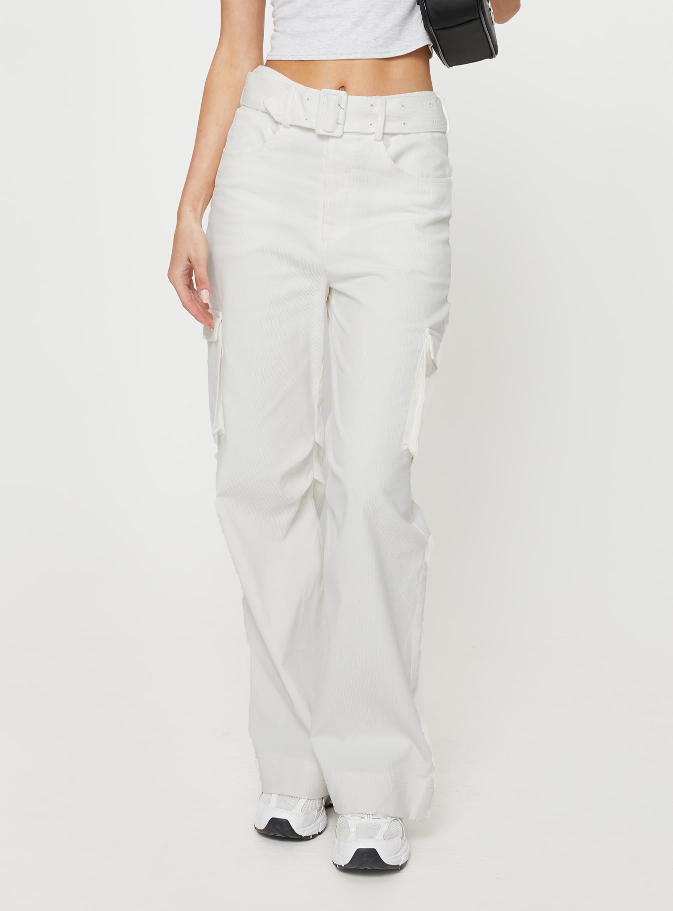 Womens white hot sale cargo capris