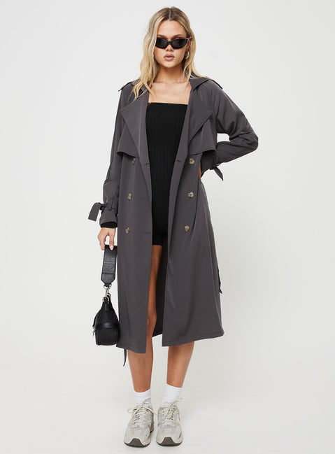 Trench coat Relaxed fit, wide lapel collar, double-breasted front, tie fastening, belt loops with detachable belt, twin hip pockets