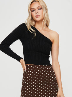 Front view of model wearing  front Princess Polly Sleeveless Asymmetric Neckline  Mikella One Shoulder Top Black