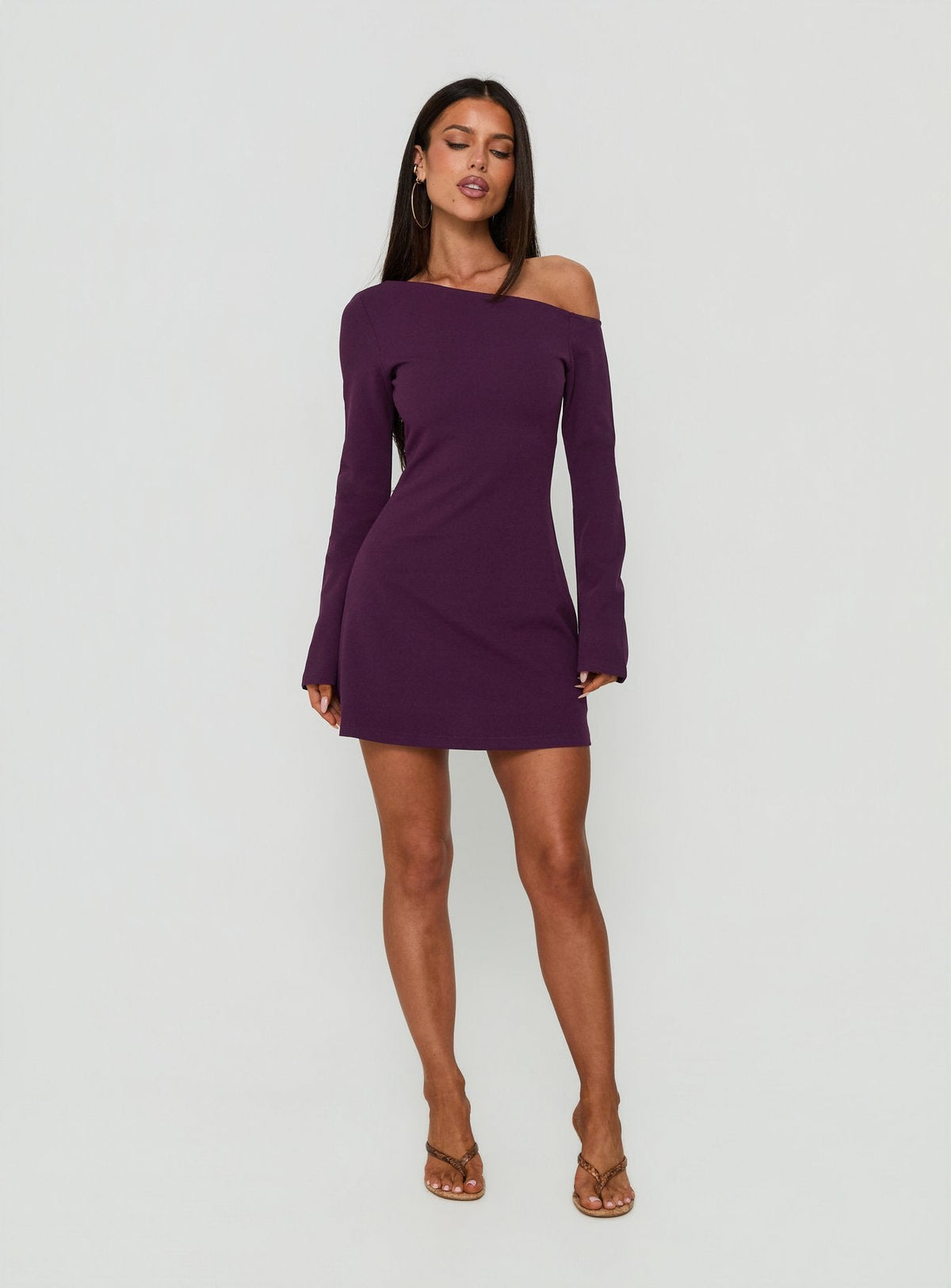 Adrietta Langarm Off-Shoulder Minikleid Pflaume-Schwarz