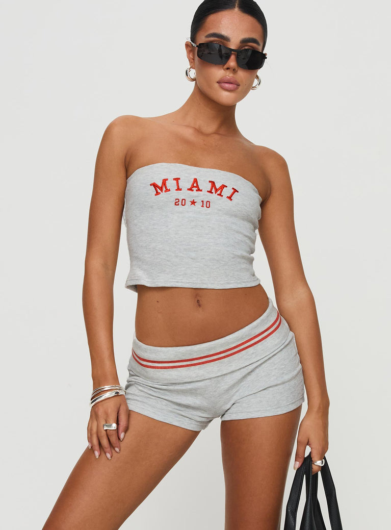 Shorts Ribbed material, striped detail, fold over waist Good stretch, unlined  Princess Polly Lower Impact 