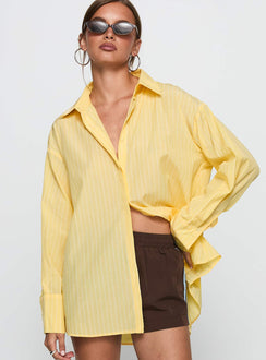 front view of model wearing Princess Polly Thousand Miles Oversized Long Sleeve Top Yellow Full Sleeves V-Neck 