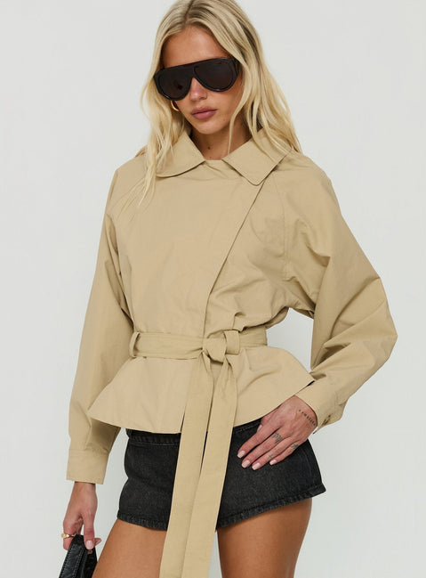 Kurzer Trenchcoat mit Bindegürtel, Ranique, Beige