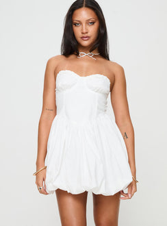 front view of model wearing Princess Polly Zafira Frill Strapless Bubble Hem Mini Dress White Sweetheart Neckline 