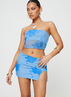 Matching set Slim fitting, floral print strapless crop top with inner silicone strip at bust Mid rise mini skirt with leg slit Good stretch, fully lined