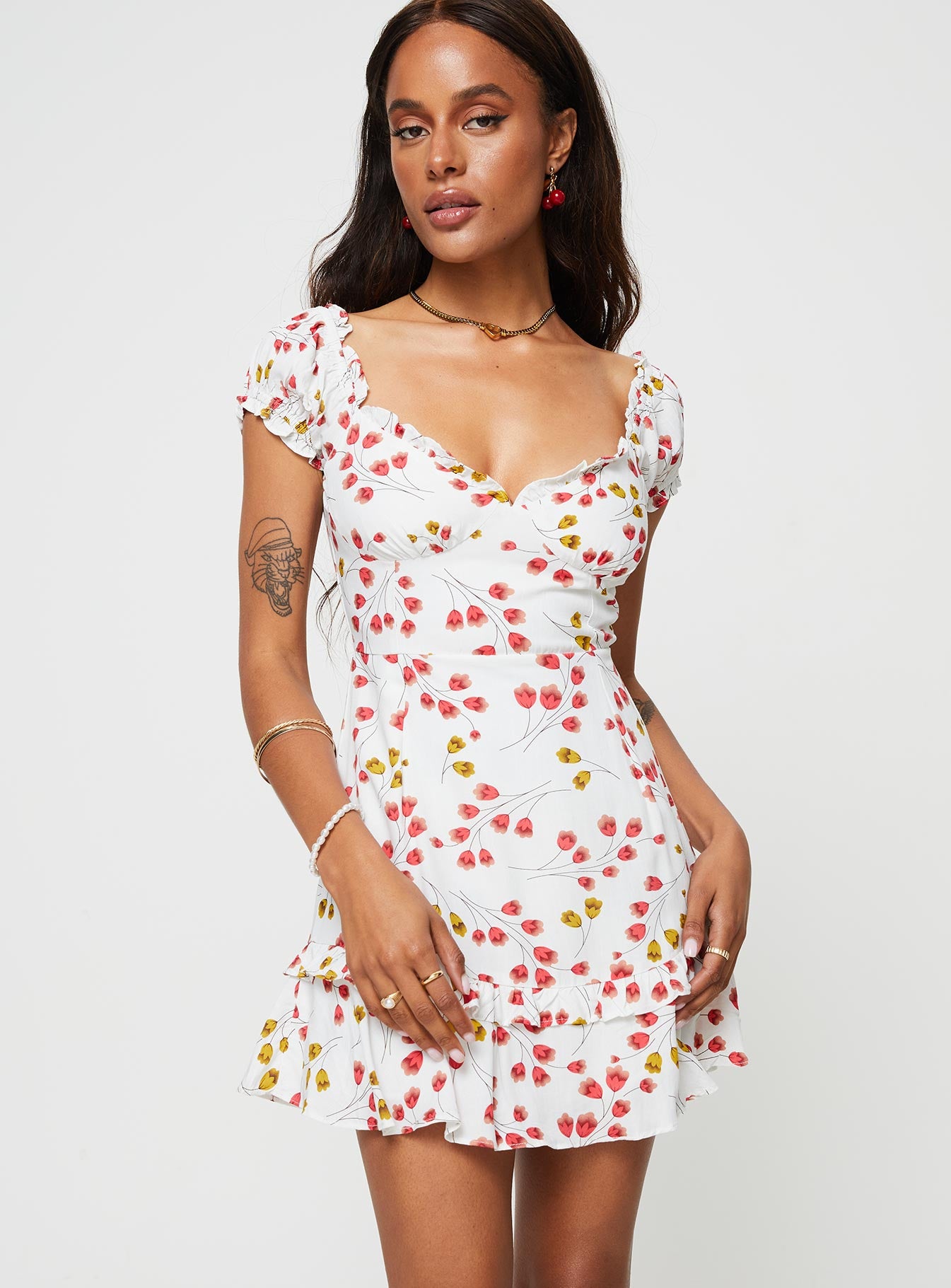 White dress hot sale with maroon flowers