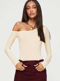front view of model wearing Princess Polly Fruelle Off The Shoulder Bodysuit Cream Full Sleeves Asymmetric Neckline 