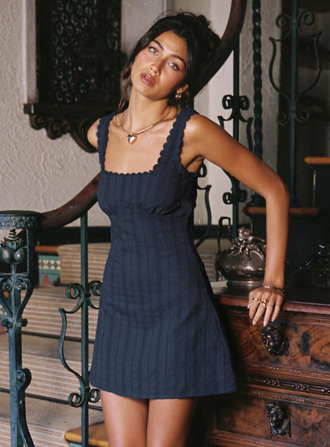 dashia blue dress and Yellow Daisy Floral Tea Length Ohmollydress Make an unforgettable entrance (and exit) in this matte satin V Zahraa - Buttery Soft Twist