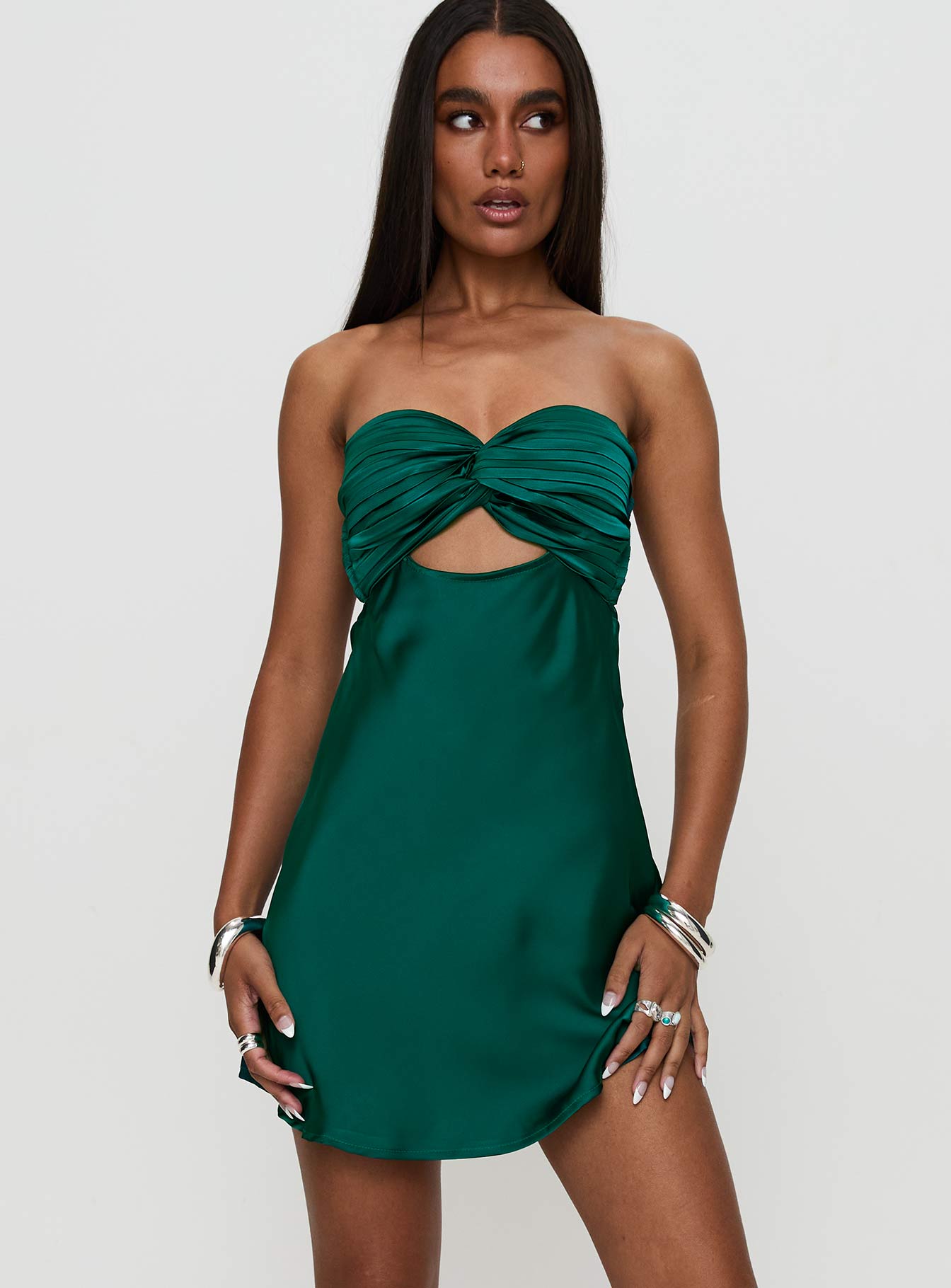front view of model wearing Princess Polly Faviola Mini Dress Emerald Sweetheart Neckline 