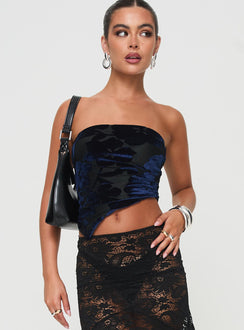 front view of model wearing Princess Polly Rayden Strapless Top Black Sleeveless straight 