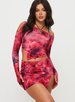 Set Two-piece set, graphic print Long sleeve cold shoulder, split at side Mini skirt, split at hem 