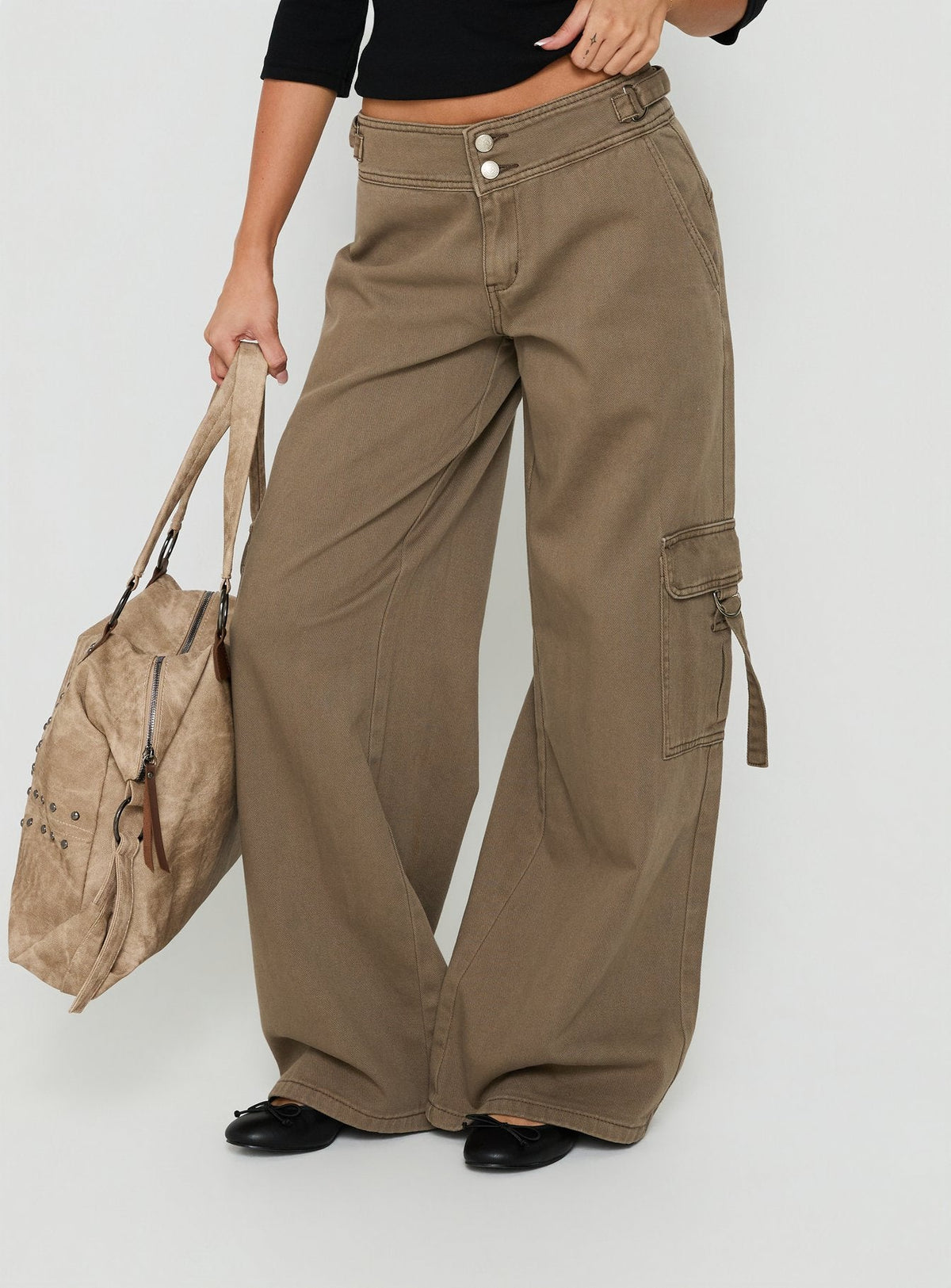 Kellenna Cargohose mit geradem Bein, niedrigem Bund, Taupe
