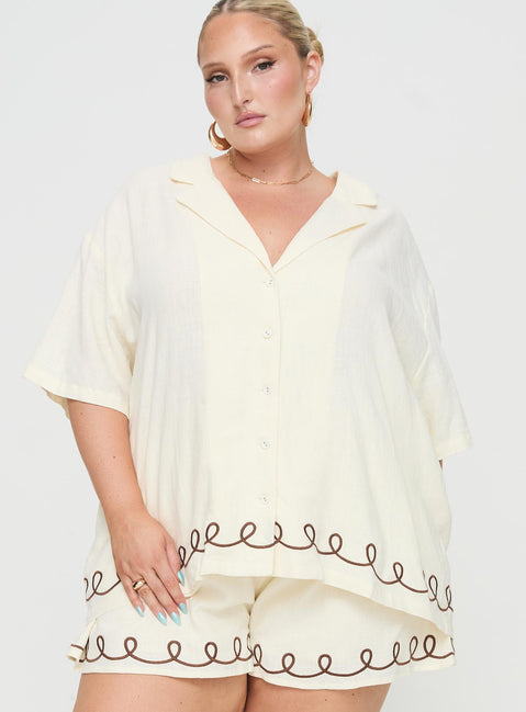 front view of model wearing Princess Polly Jamari Linen Blend Shirt Cream / Brown Curve Three Fourth Sleeves V-Neck 