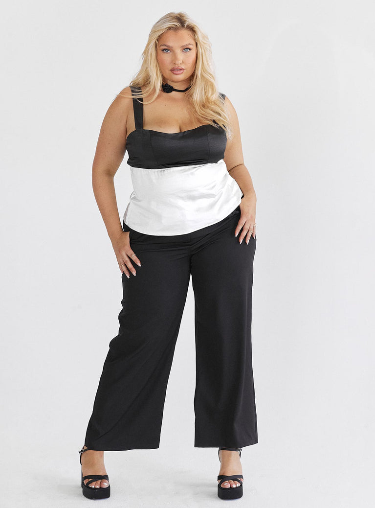 Front view of model wearing  front Princess Polly Sleeveless Square Neck  Chantell Square Neck Top Black / Cream Curve