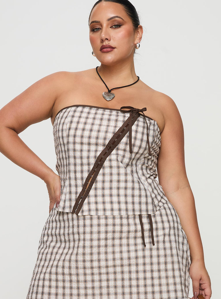 front view of model wearing Princess Polly Be My Baby Top Plaid Curve Sleeveless straight 