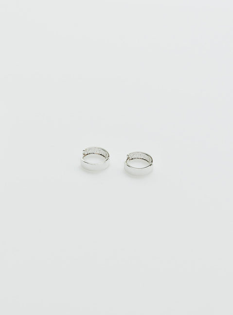 Earrings Huggie style