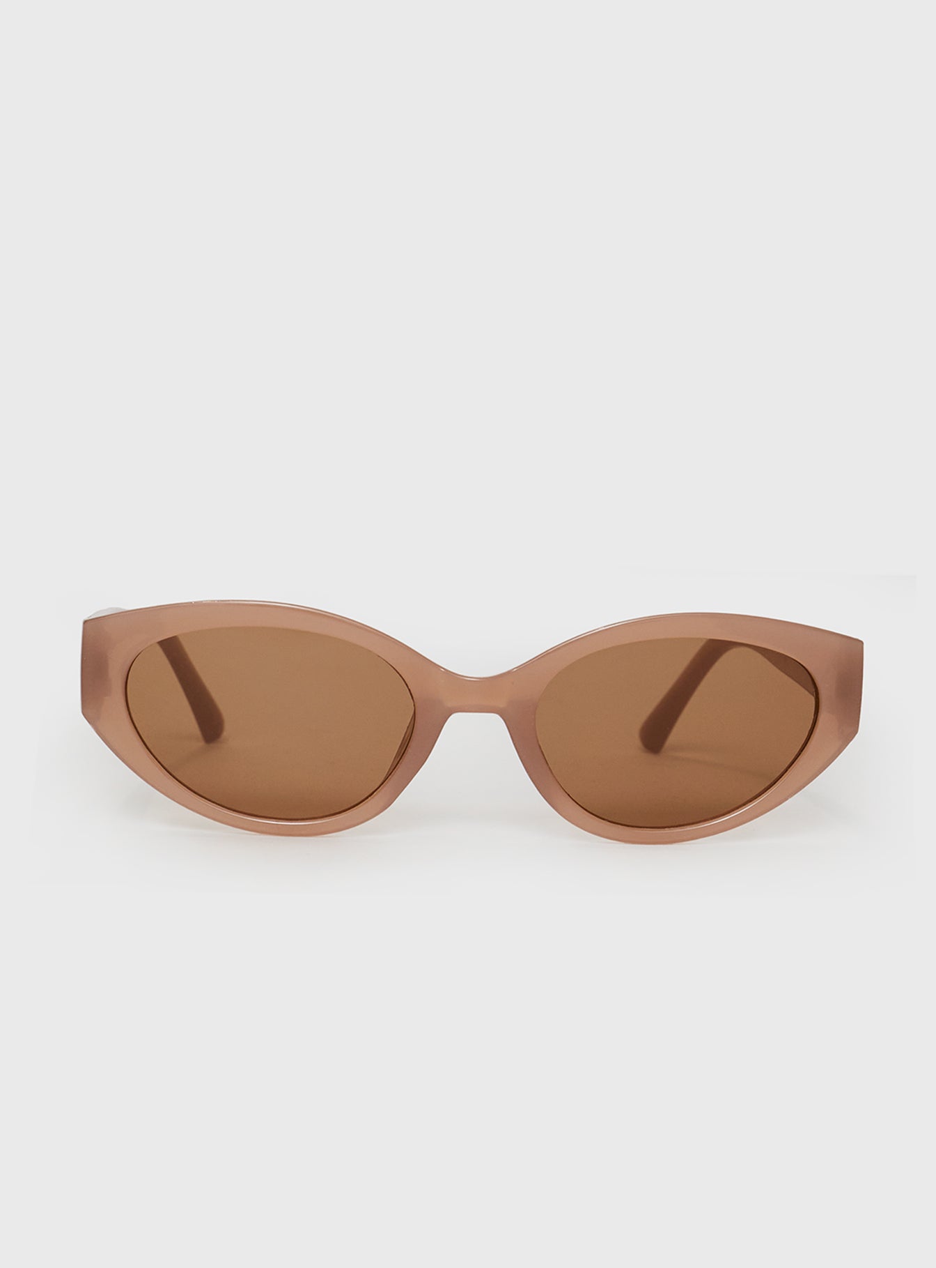 Sunglasses Wide arms, brown tinted lenses, moulded nose bridge