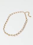 Chain belt Gold toned Chunky design Lobster clasp fastening