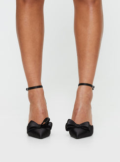 Satin heels Pointed toe, bow detail, stiletto heel, ankle strap with buckle fastening