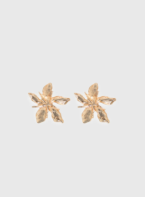 Impeccable Earrings Gold