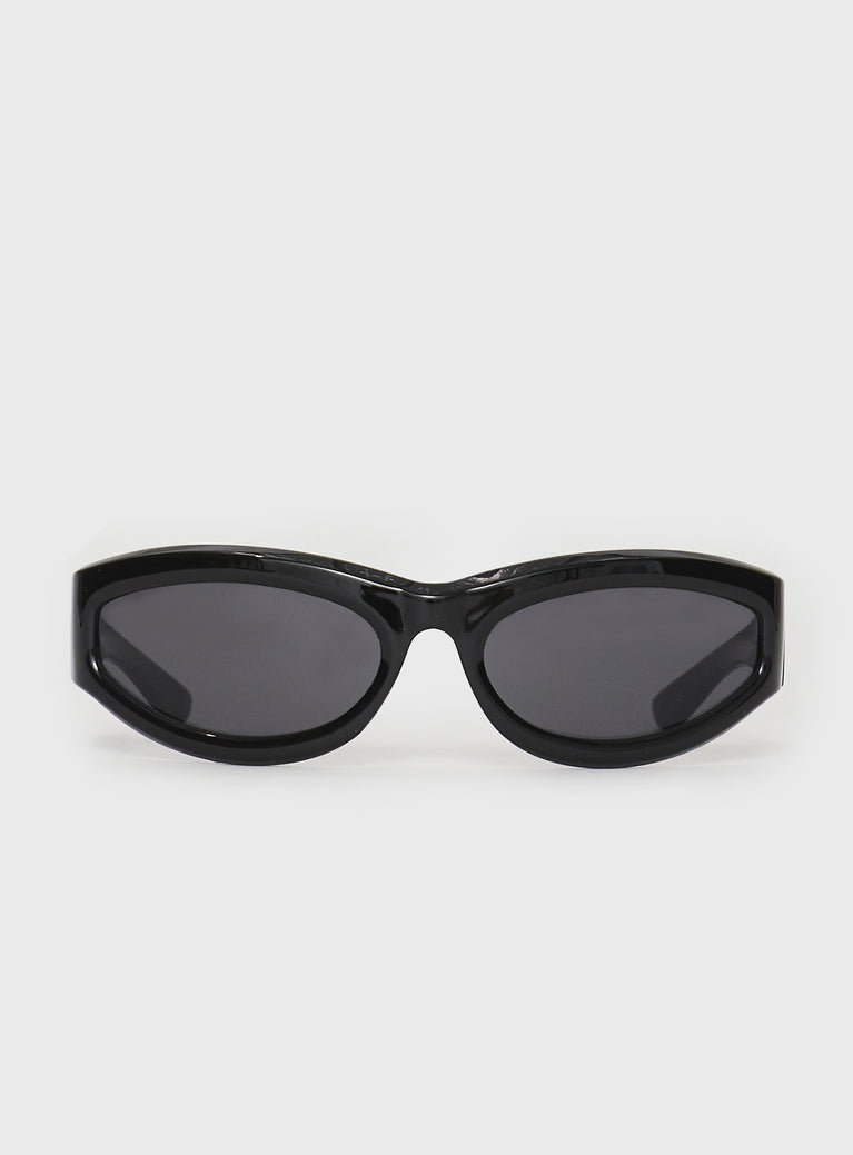 black Sunglasses Smoke-tinted lenses, moulded nose bridge