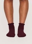 Ribbed Ruffle Socks Burgundy