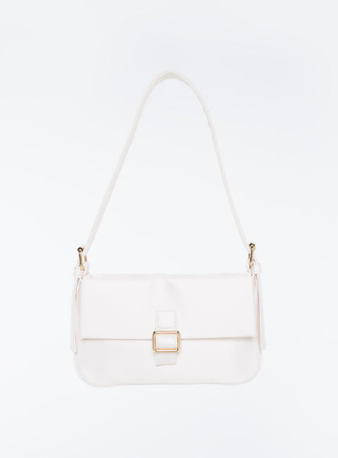 Silky shoulder bag Adjustable and removable shoulder strap, gold-toned hardware, magnetic button and zip fastening internal card slip