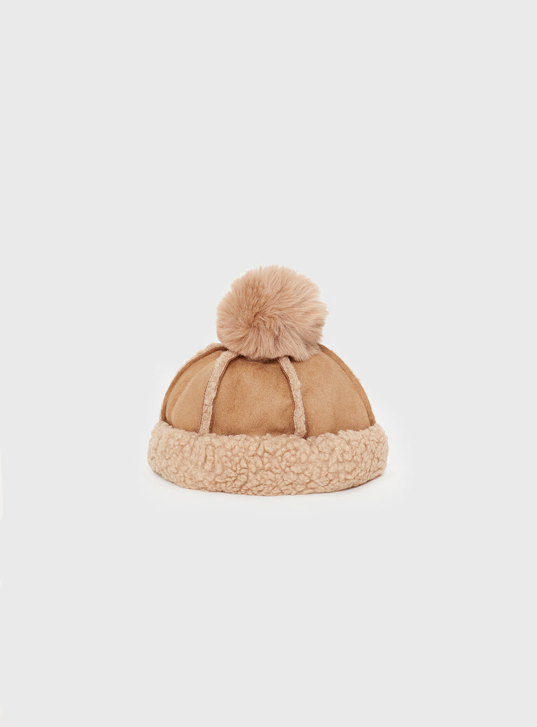 Fluffy hat Pom pom detail, sherpa lined