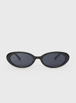Sunglasses Moulded nose bridge, smoke tinted lens, thin arms