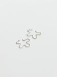 Earrings Silver toned Stud fastening 